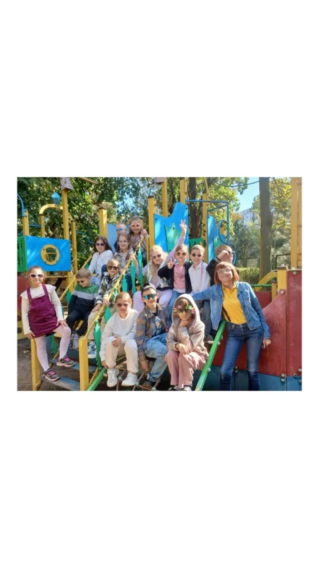 Подивіться на світ під іншим кутом! 🤓🌈📸 Цей день у «Просвіті» пройшов…